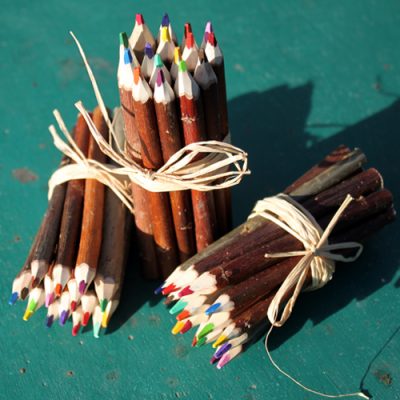 fagots brindilles crayons de couleur artisanat français