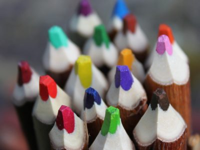 couleurs vives et intense fagot de crayons de couleur fabrication française